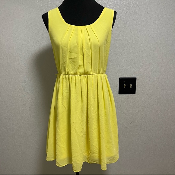 Papaya Sun Yellow Sleeveless Knee Length Spring Dress Size MEDIUM - Picture 1 of 8
